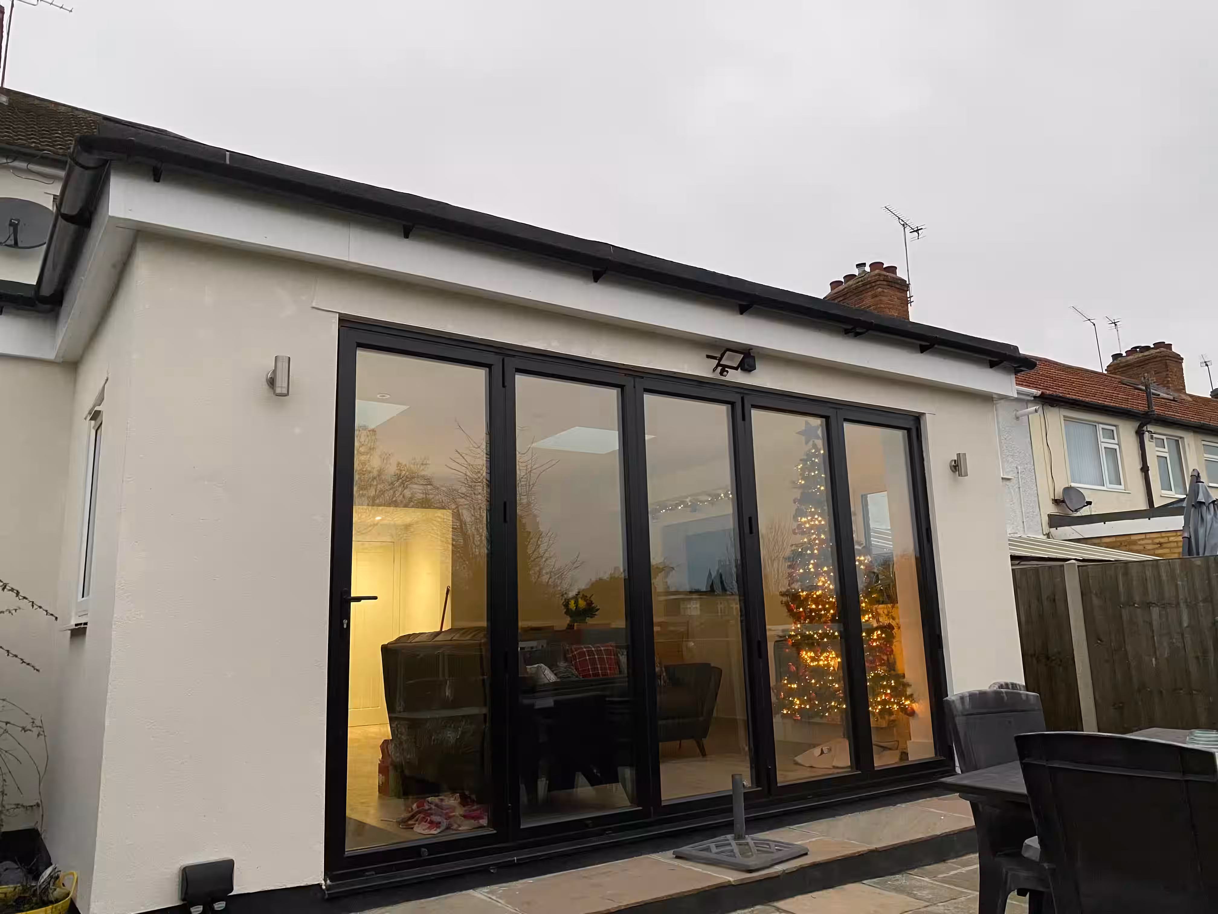 Spacious Living Room Extension image 1