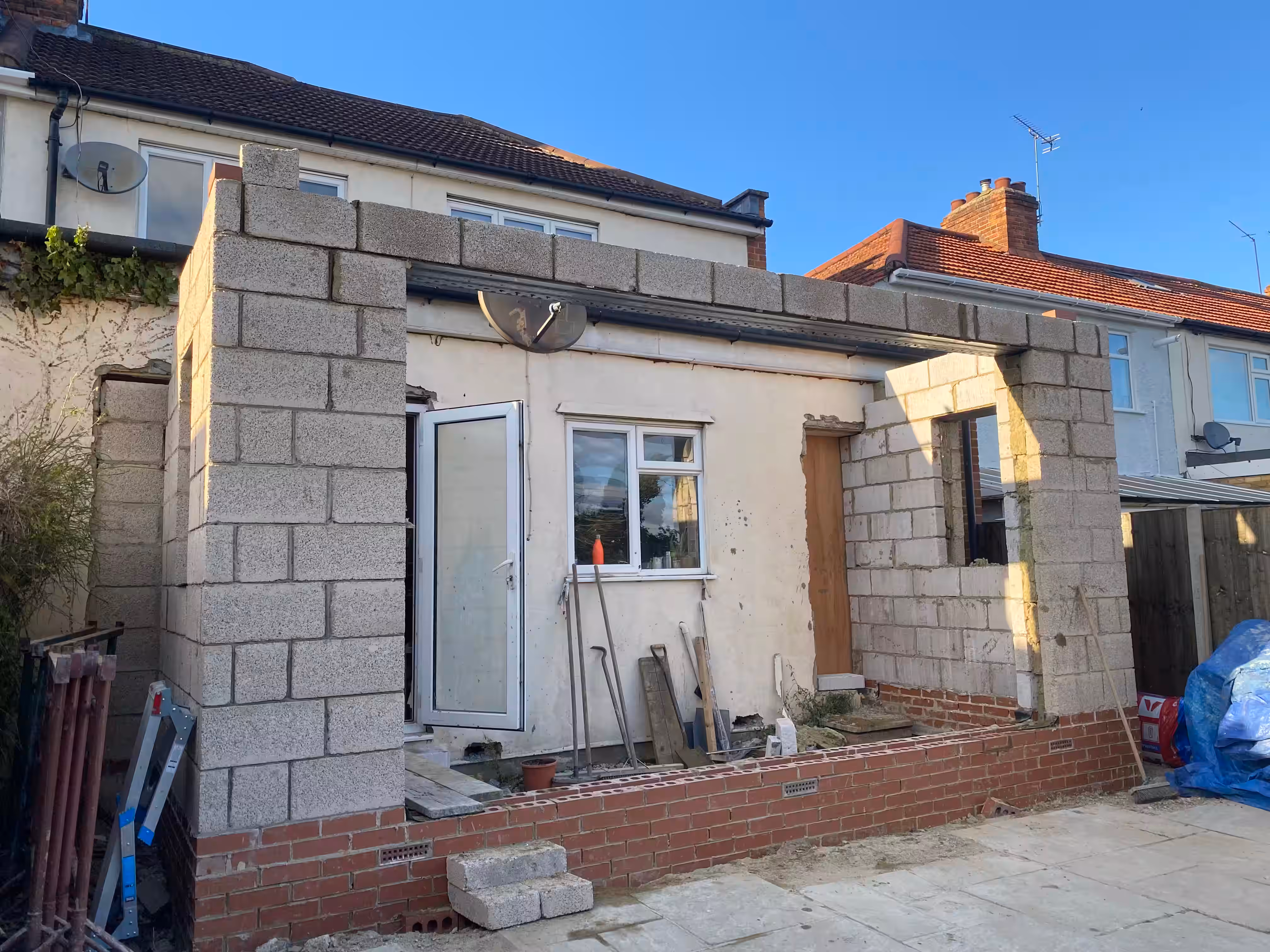 Spacious Living Room Extension image 3
