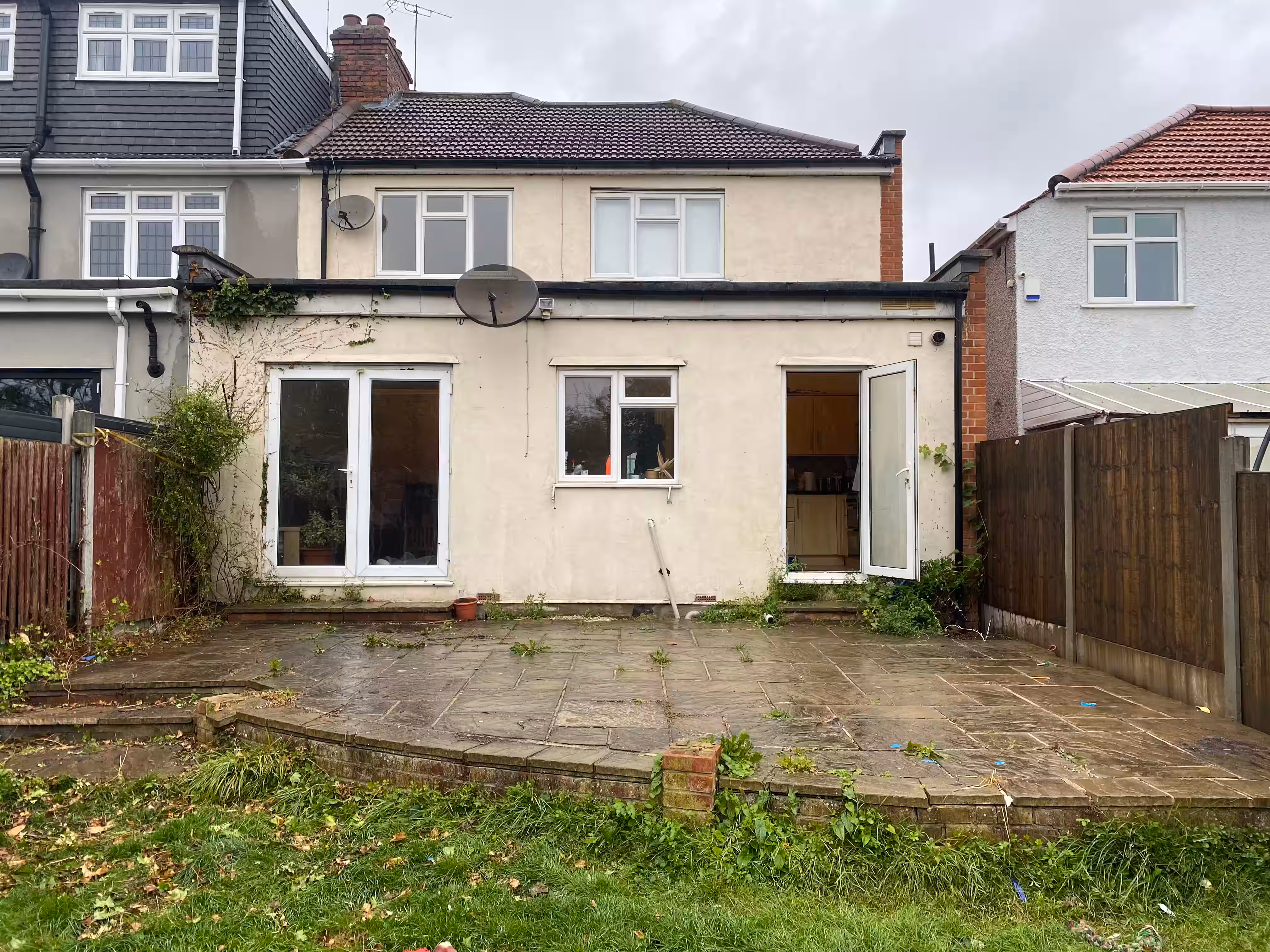 Spacious Living Room Extension image 4